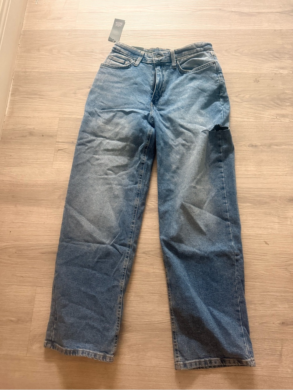 Nwt wild fable relaxed  90's jean sz 4